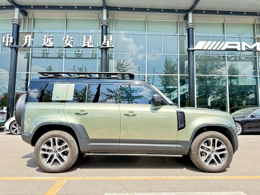 Land Rover Defender — миниатюра 4