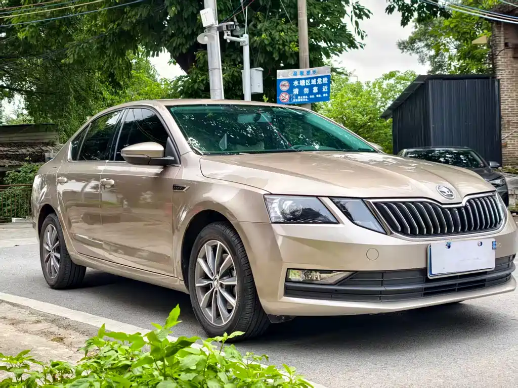 Skoda Octavia - фото 3