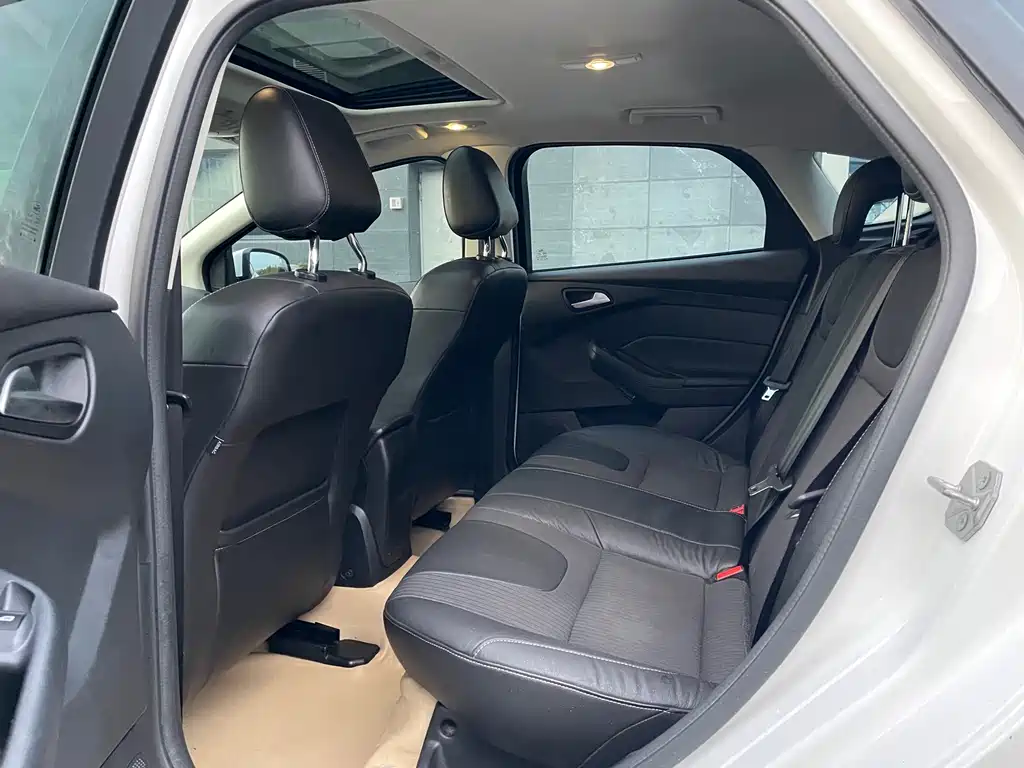 Ford Focus — миниатюра 7