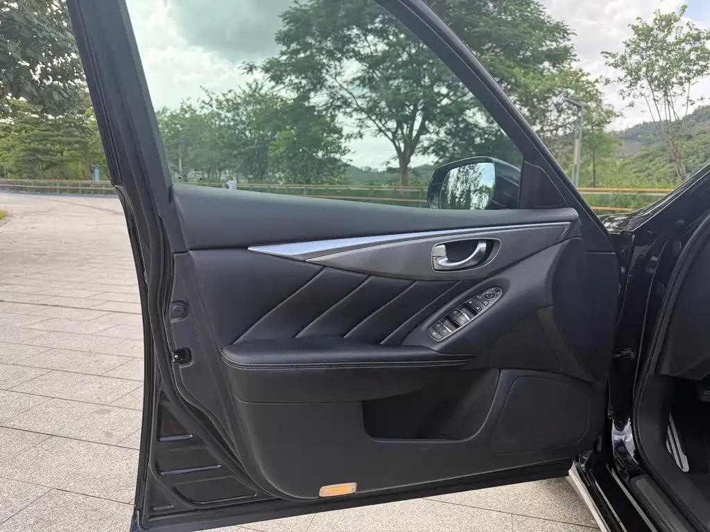Infiniti Q50L — миниатюра 9