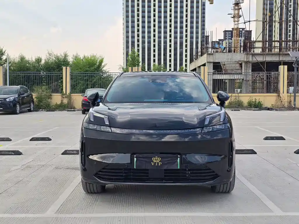 Lynk & Co 08 EM-P 2025 245km Pro
