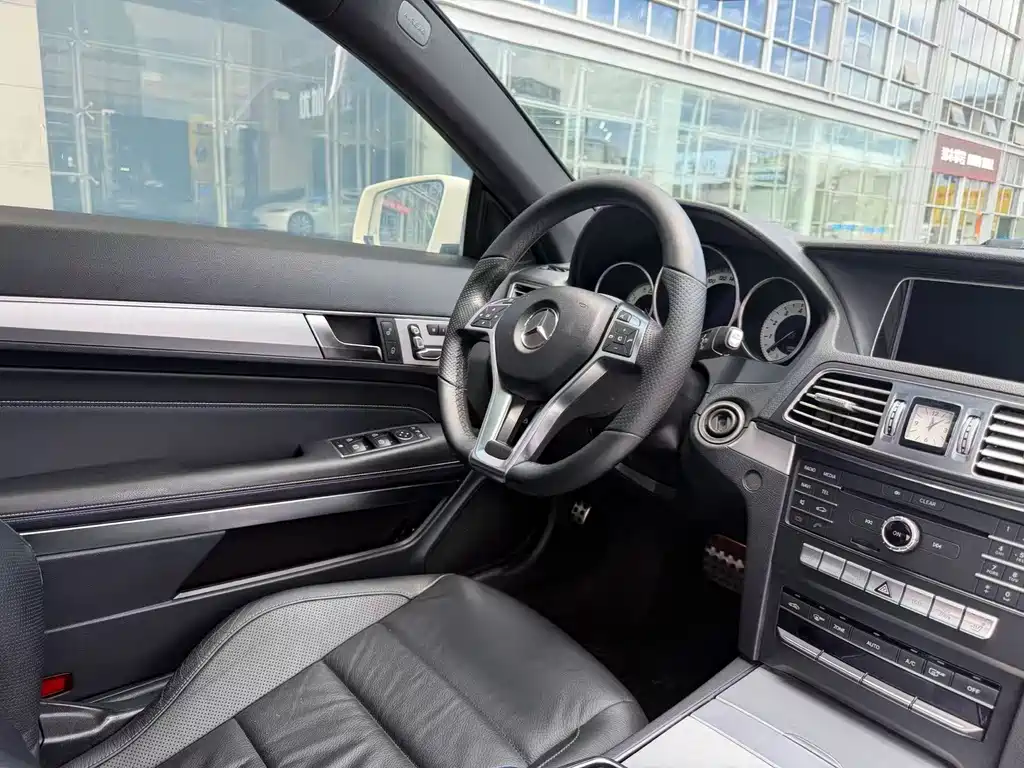 Mercedes-Benz E-Class (Import) — миниатюра 10