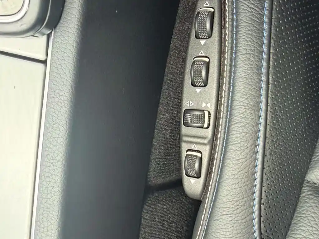 Mercedes-Benz E-Class (Import) — миниатюра 17