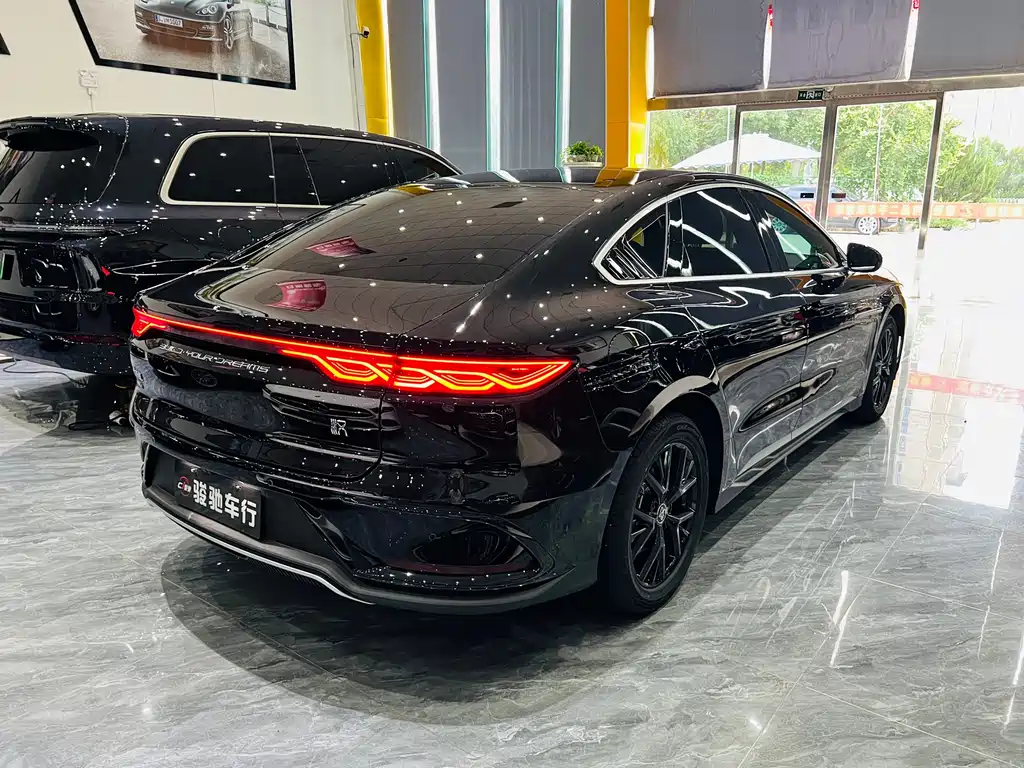 BYD Han 2022 DM-i 121KM Luxury