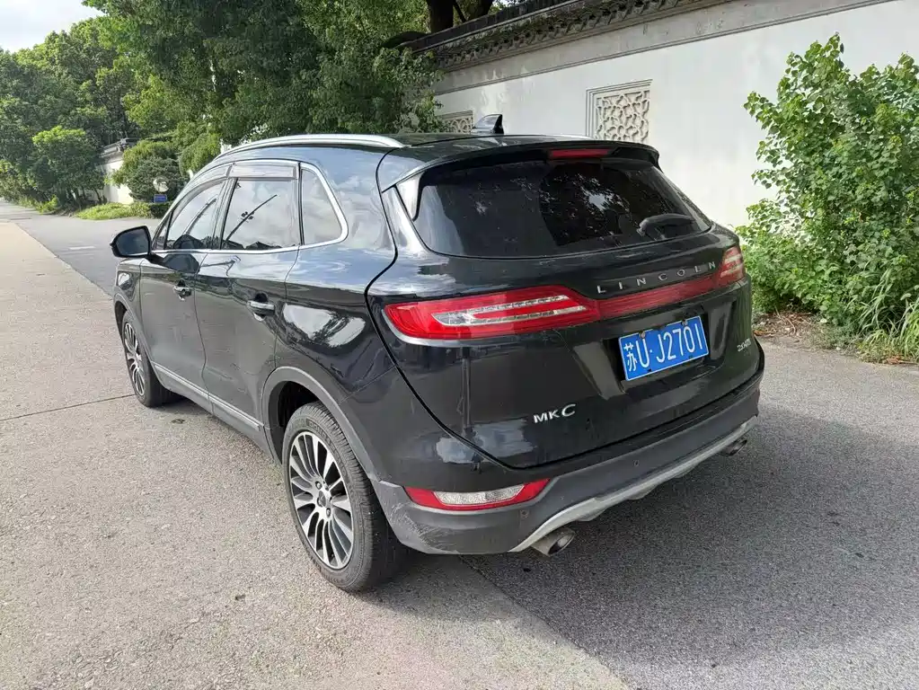 Lincoln MKC — миниатюра 7