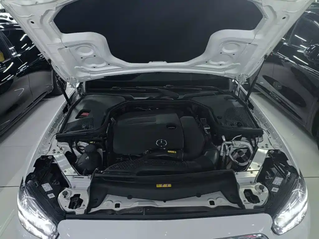 Mercedes-Benz E-Class — миниатюра 20