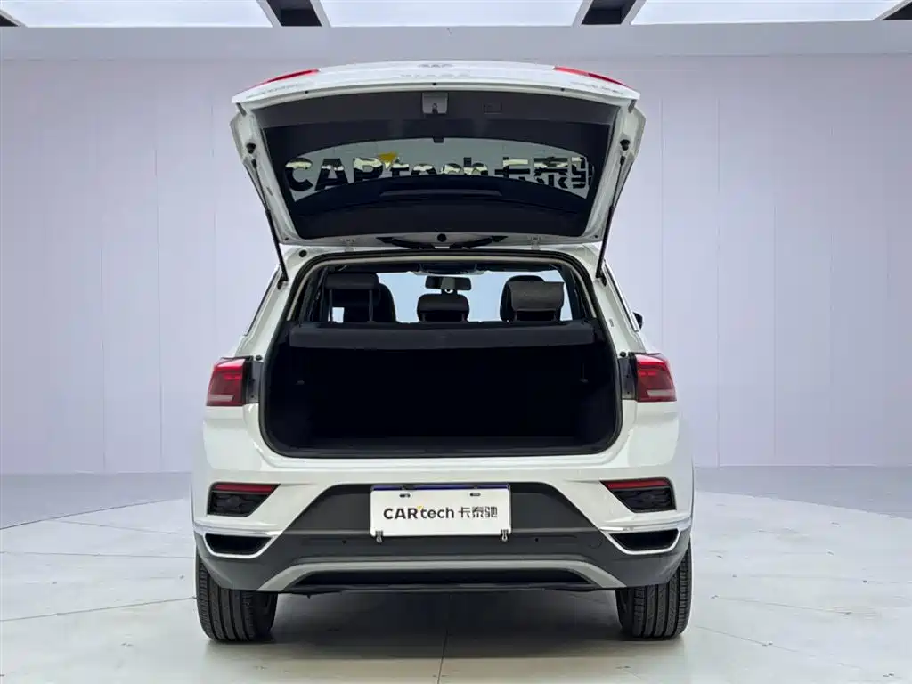 VOLKSWAGEN T ROC EXPLORING SONGS