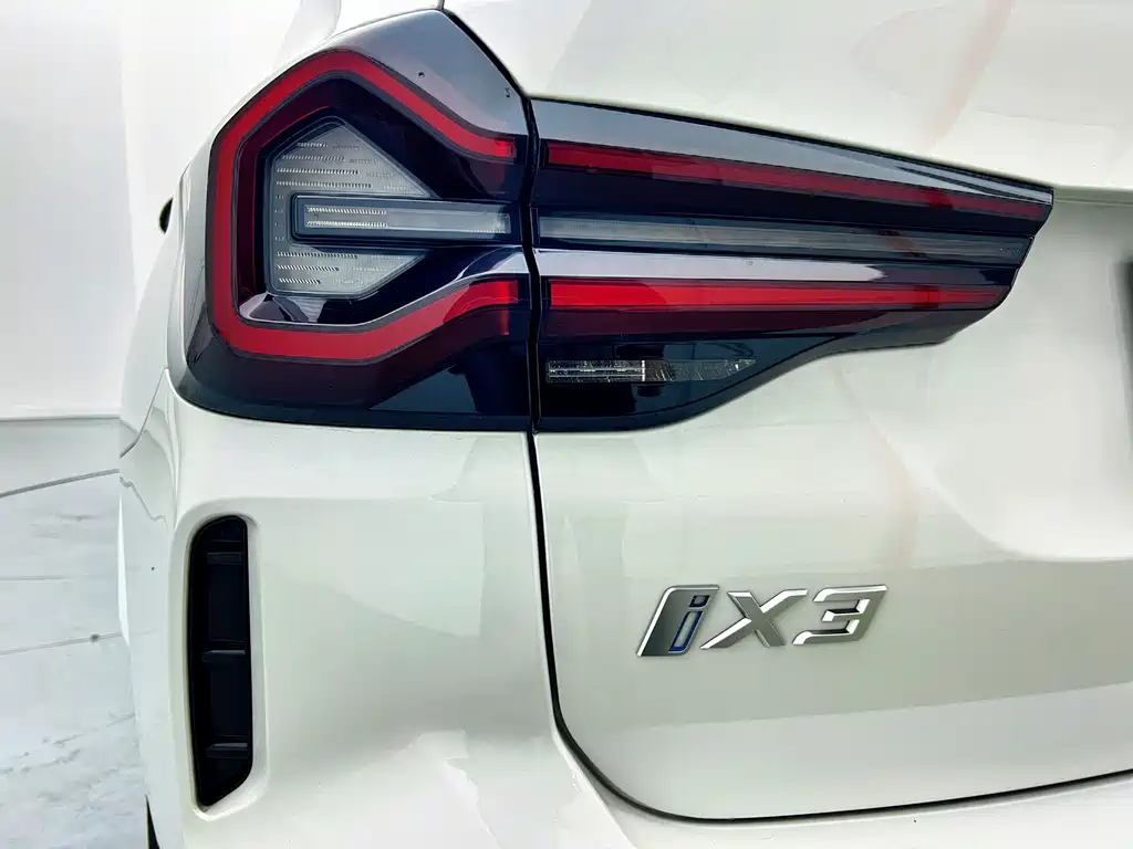 BMW iX3 — миниатюра 32