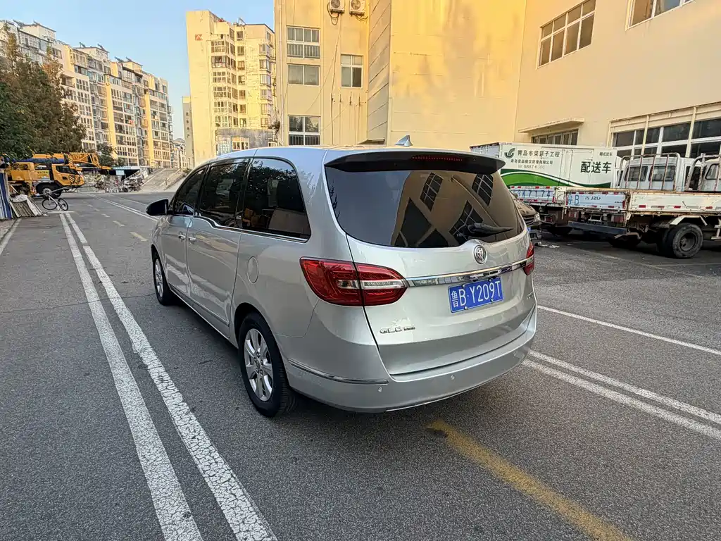 Buick GL8 — миниатюра 6
