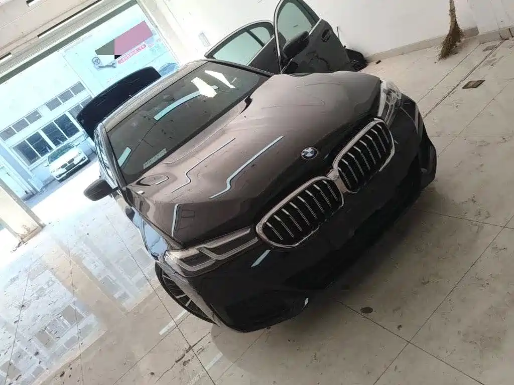BMW 5 Series — миниатюра 2