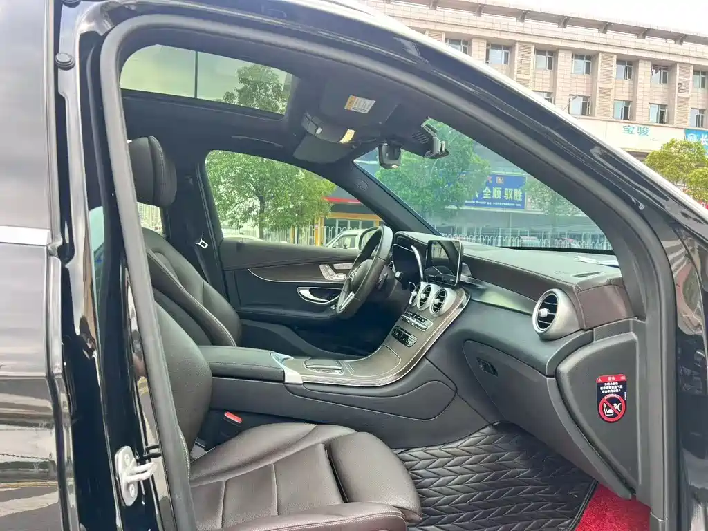 Mercedes-Benz GLC — миниатюра 6