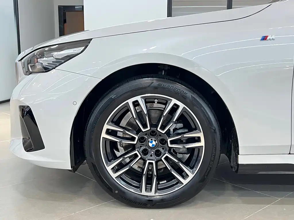 BMW 5 Series 5 2024 525Li M Sport