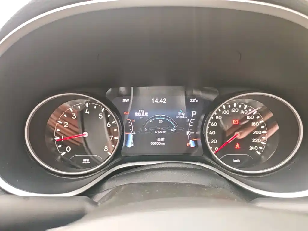 Jeep Compass — миниатюра 12