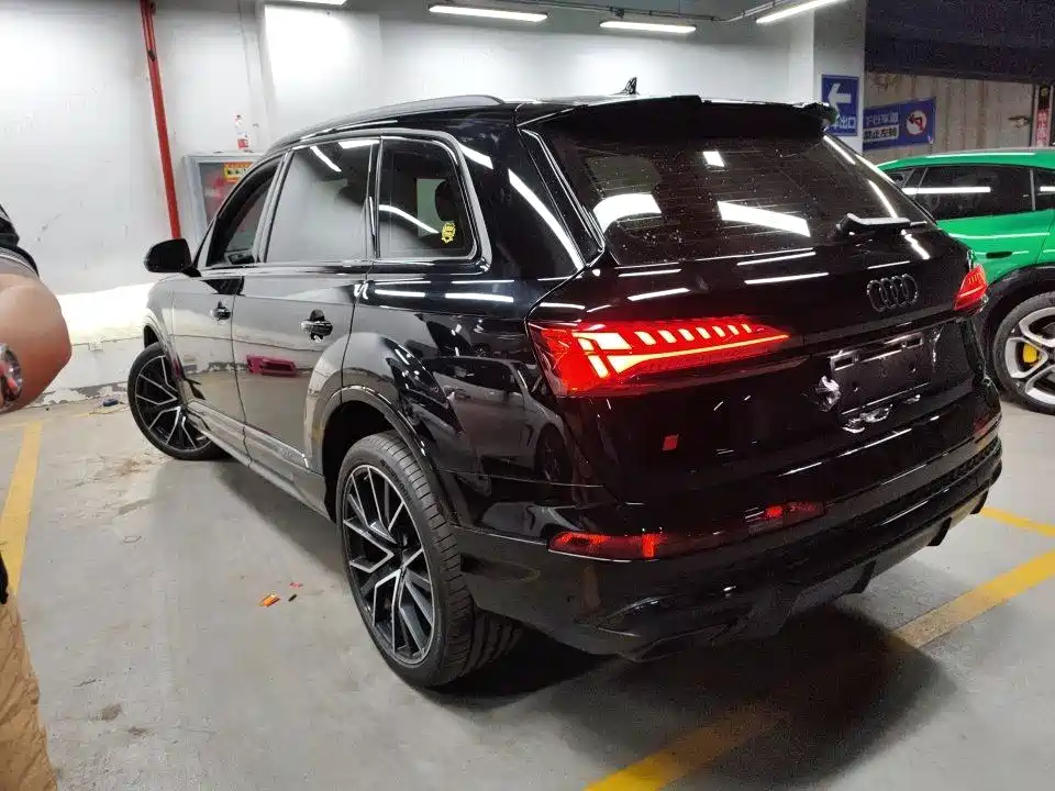 Audi Q7 — миниатюра 4