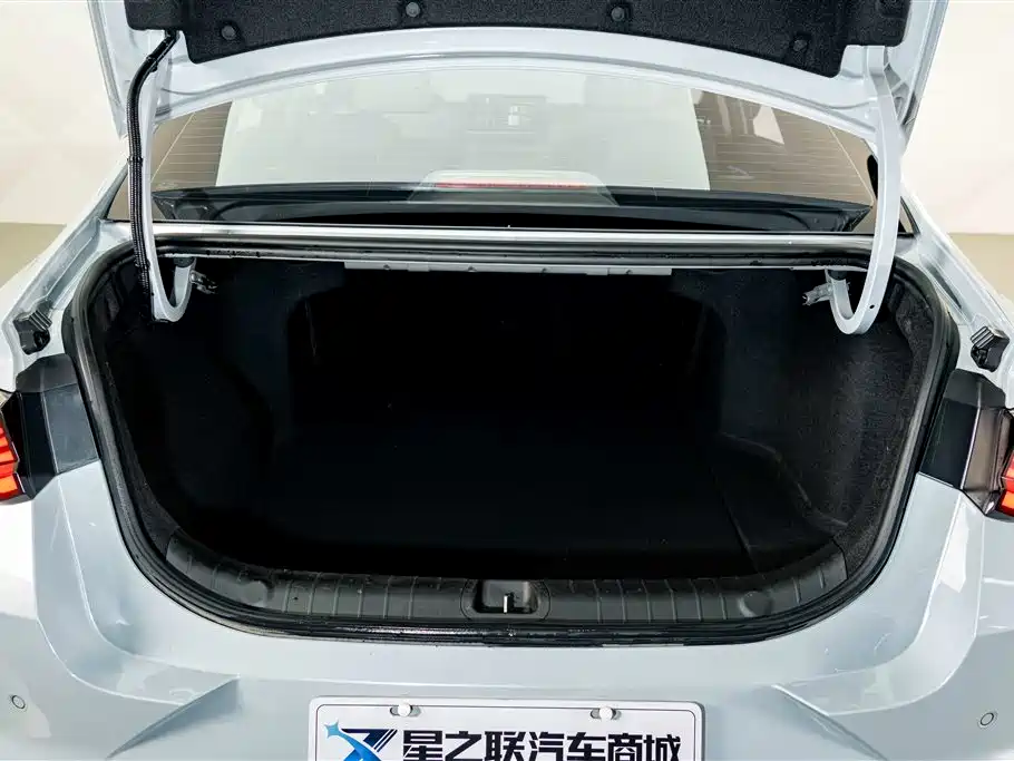 Geely L HiP — миниатюра 24