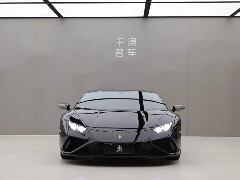 LAMBORGHINI HURACÁN