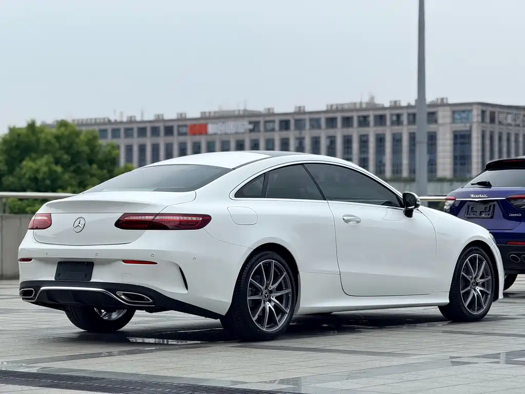 Mercedes-Benz E-Class (Import) — миниатюра 7