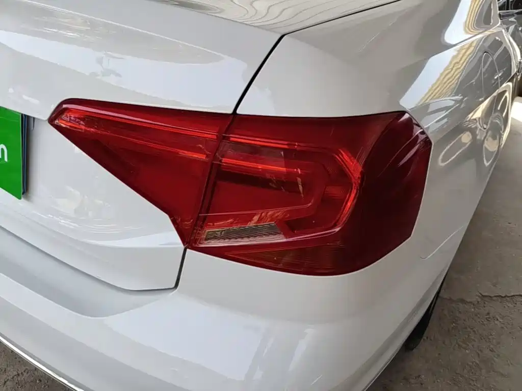 Volkswagen Jetta — миниатюра 8
