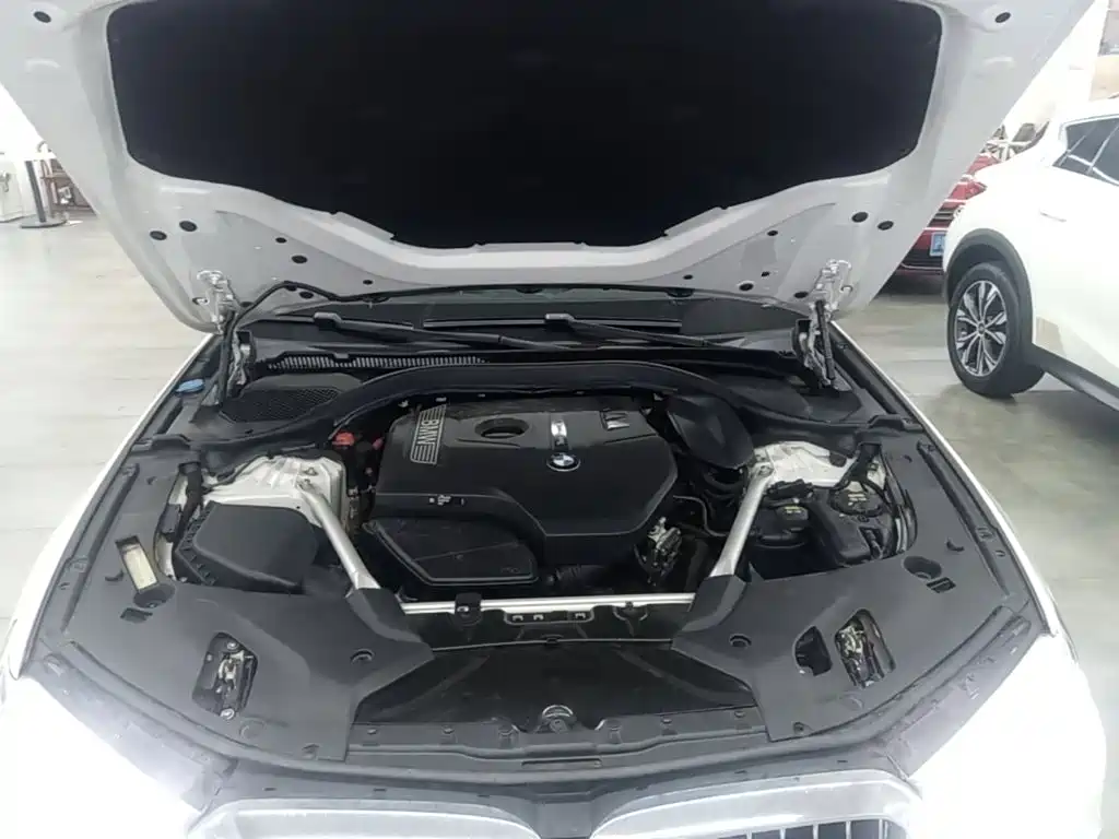 BMW 5 Series — миниатюра 20