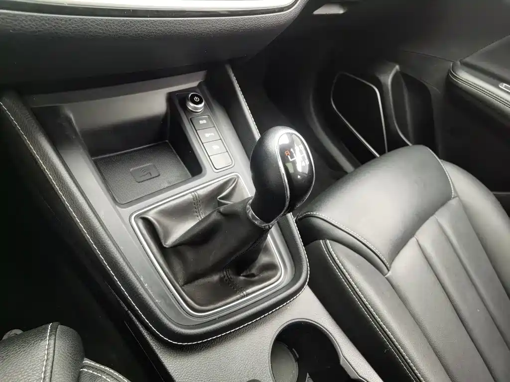 BYD MAX — миниатюра 13
