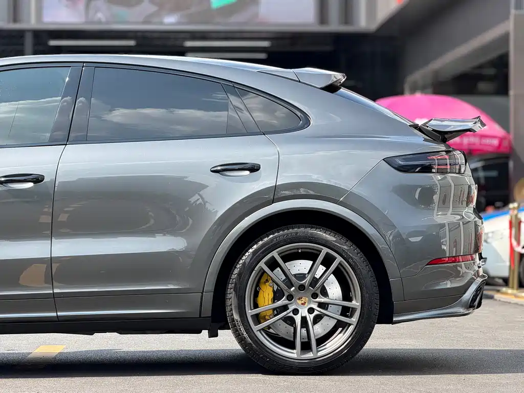 Porsche Cayenne — миниатюра 15