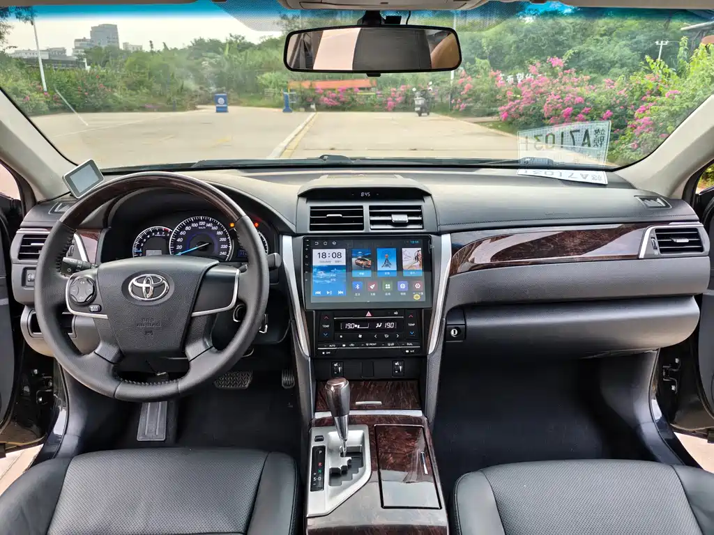 Toyota Camry — миниатюра 9