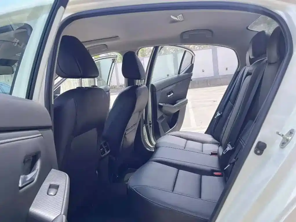 Nissan Sylphy — миниатюра 8
