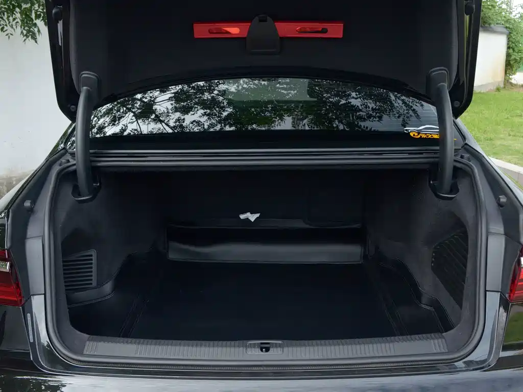 Audi A8 — миниатюра 4