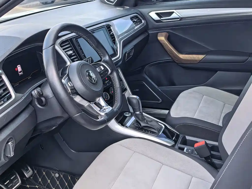 Volkswagen T-Roc — миниатюра 4