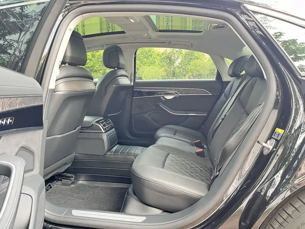 Audi A8 — миниатюра 8
