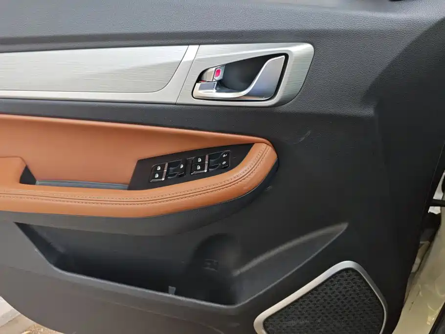 Geely Vision X6 — миниатюра 7