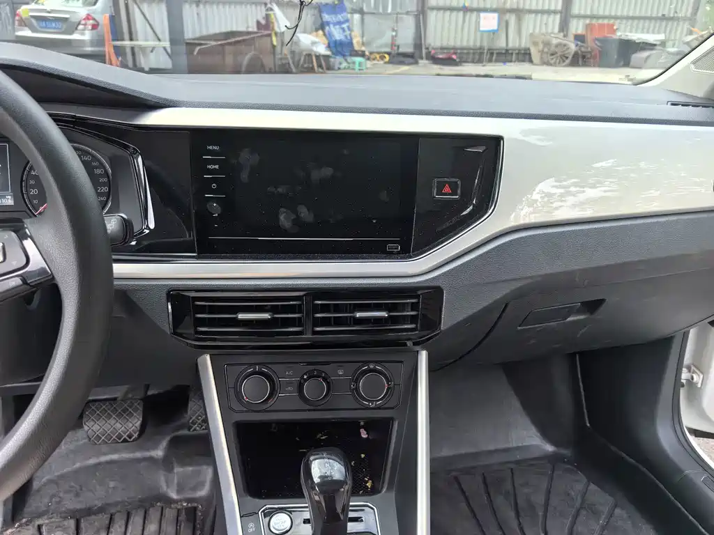 Volkswagen Polo — миниатюра 12