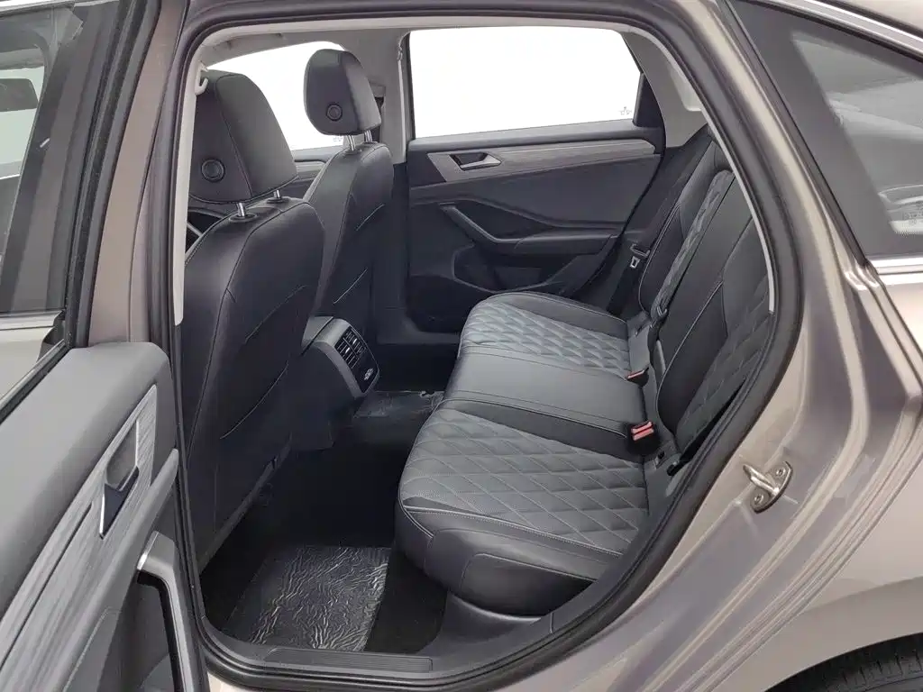 Volkswagen Sagitar — миниатюра 15