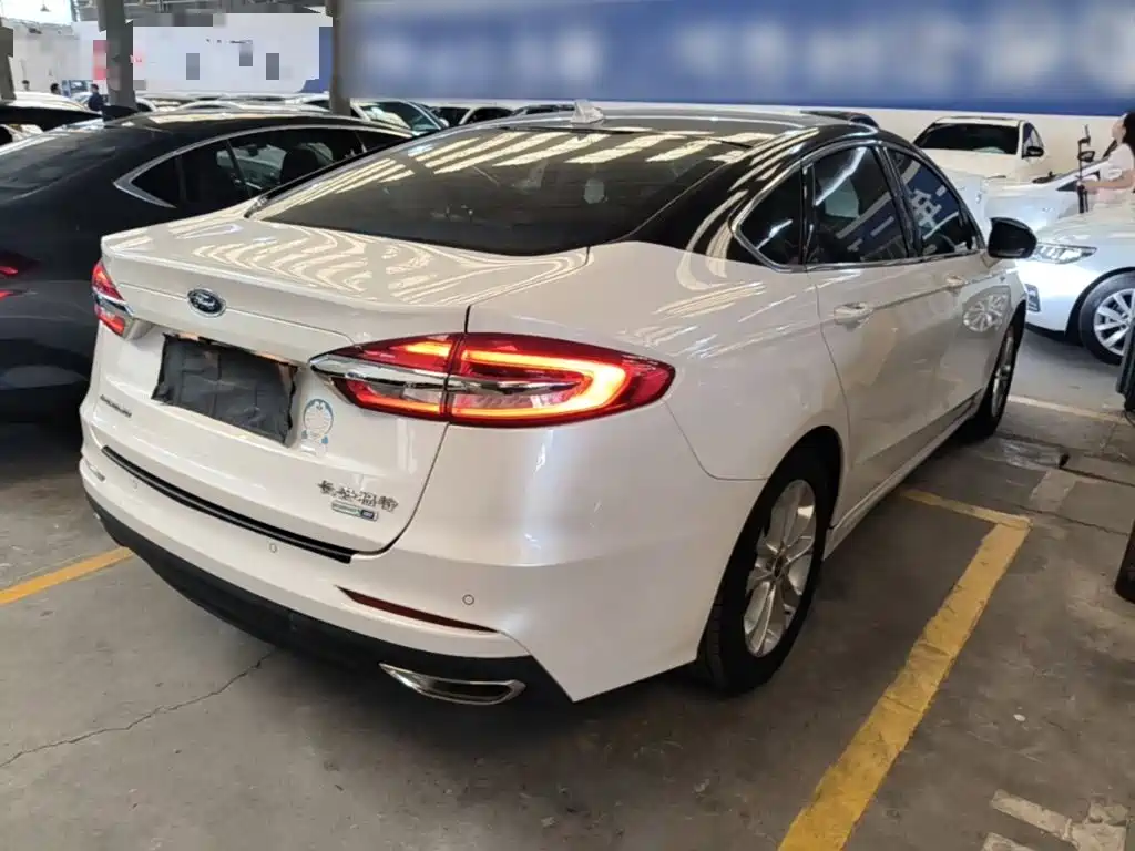 Ford Mondeo — миниатюра 7
