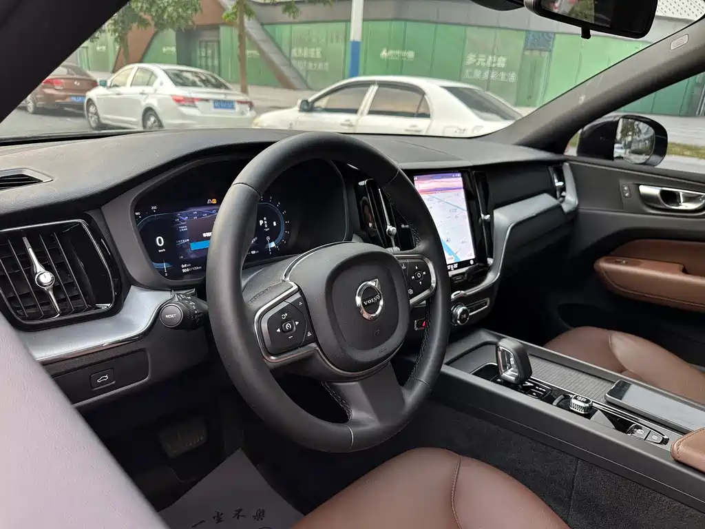 Volvo XC60 — миниатюра 11