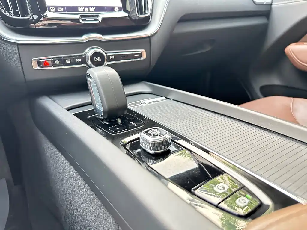 Volvo XC60 — миниатюра 16