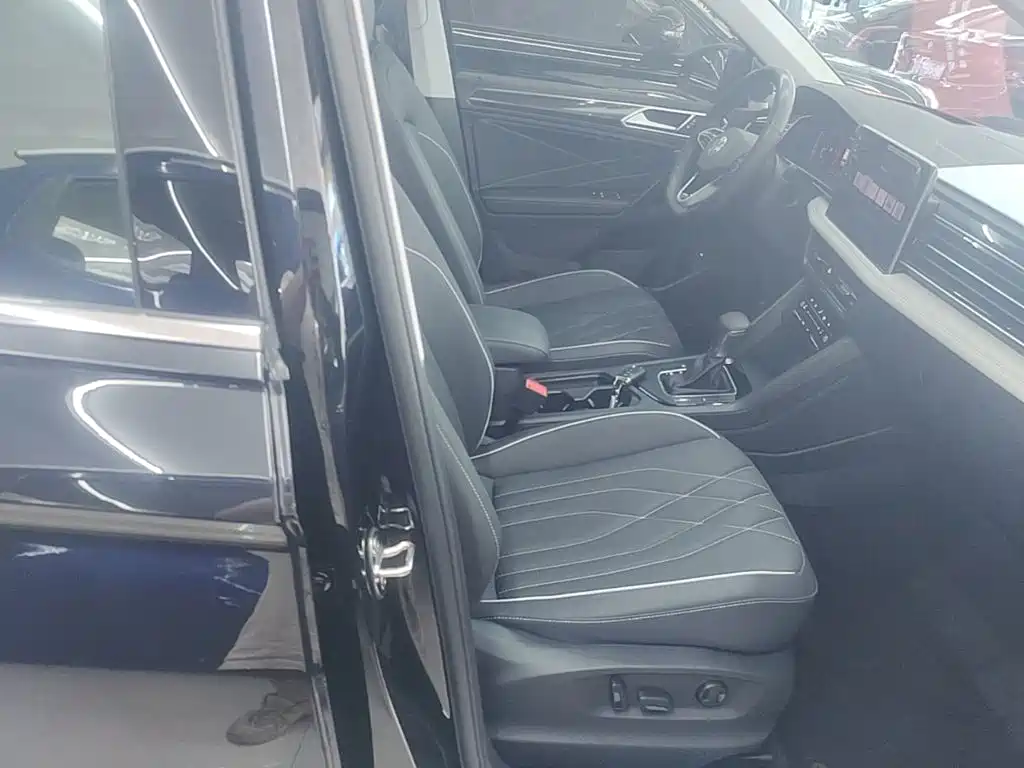 Volkswagen Tiguan L — миниатюра 25
