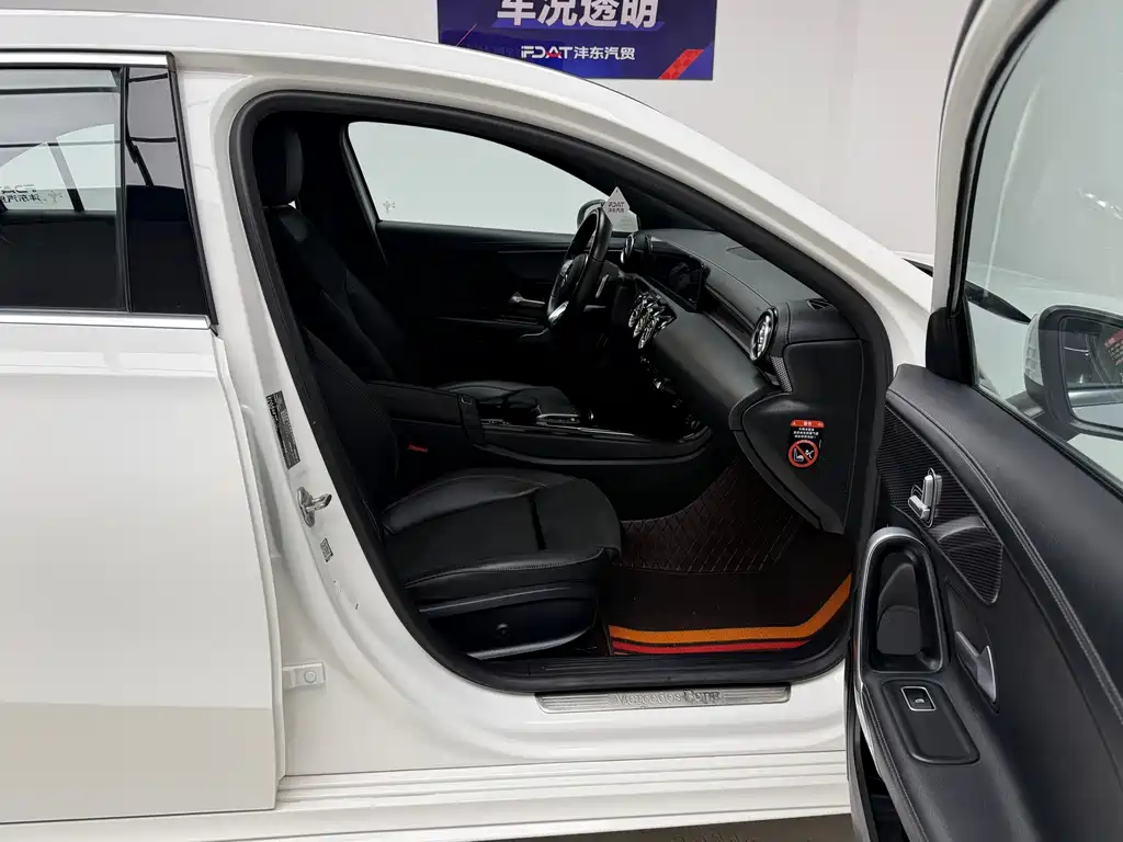 Mercedes-Benz A-Class — миниатюра 13