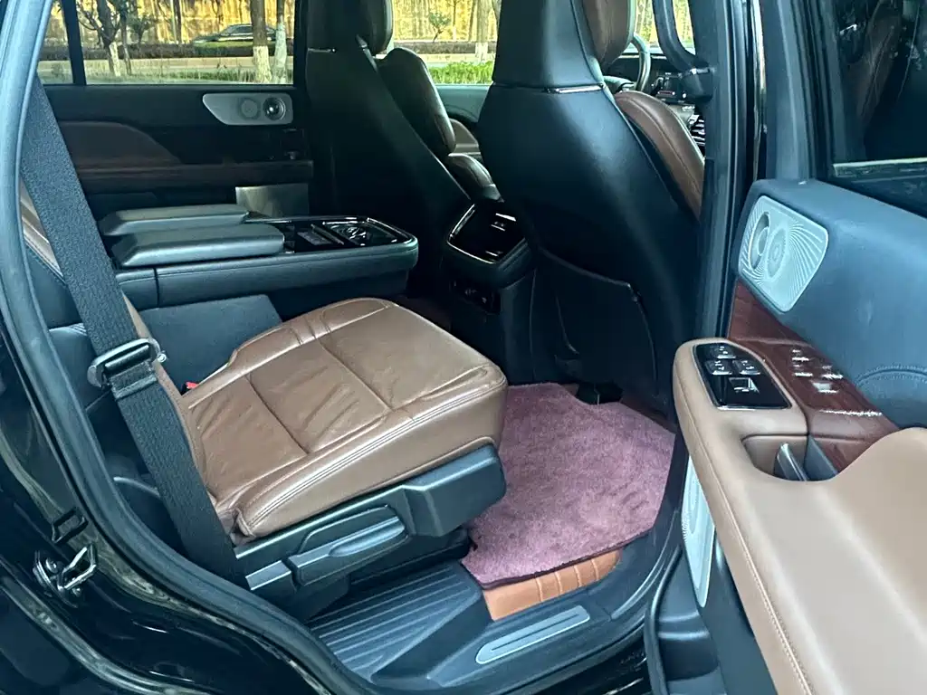 Lincoln Navigator — миниатюра 17