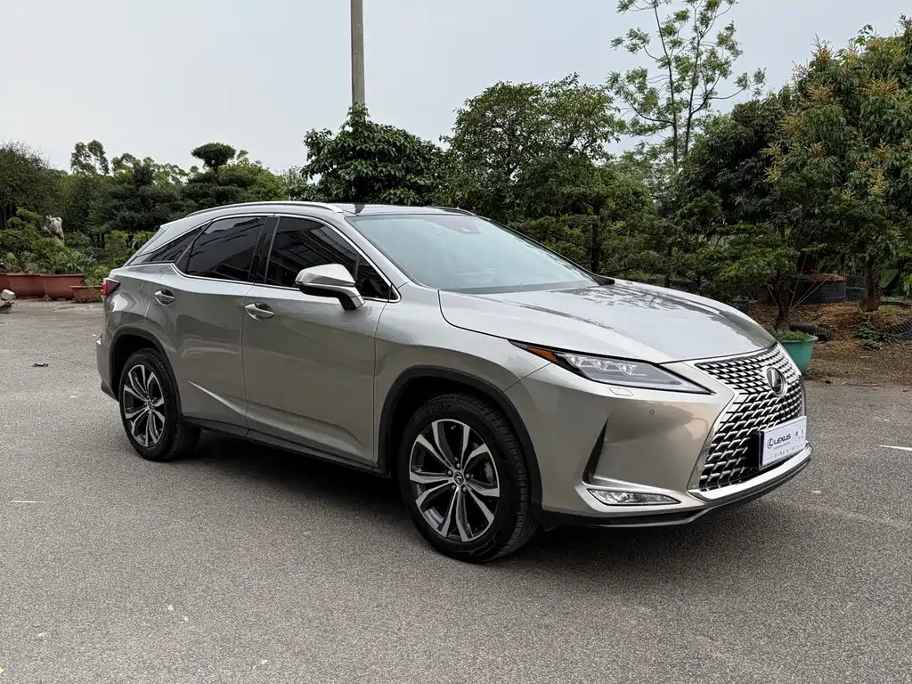 Lexus RX 2022