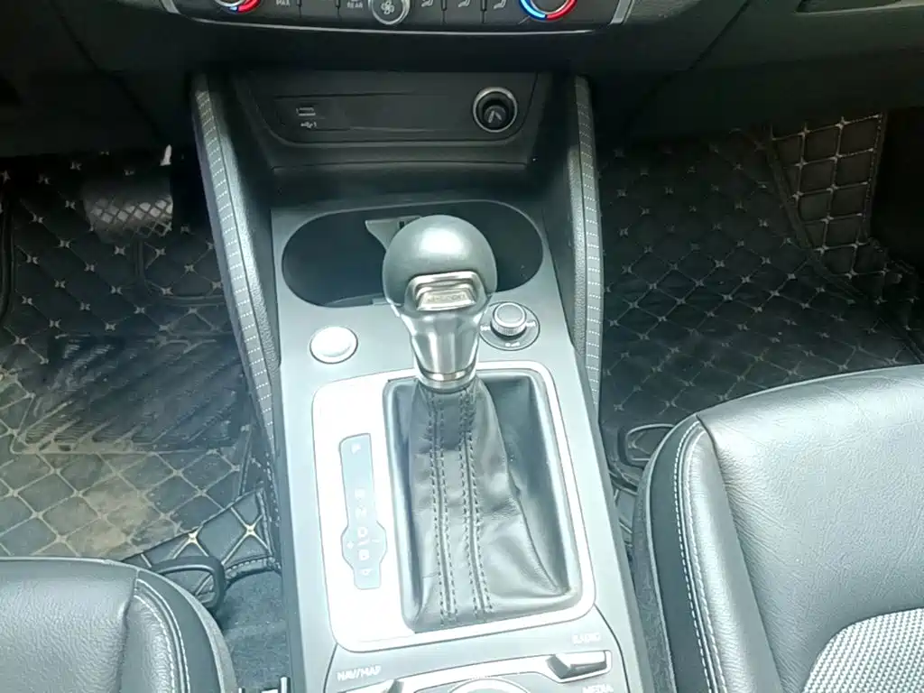 Audi Q2L e-tron — миниатюра 14