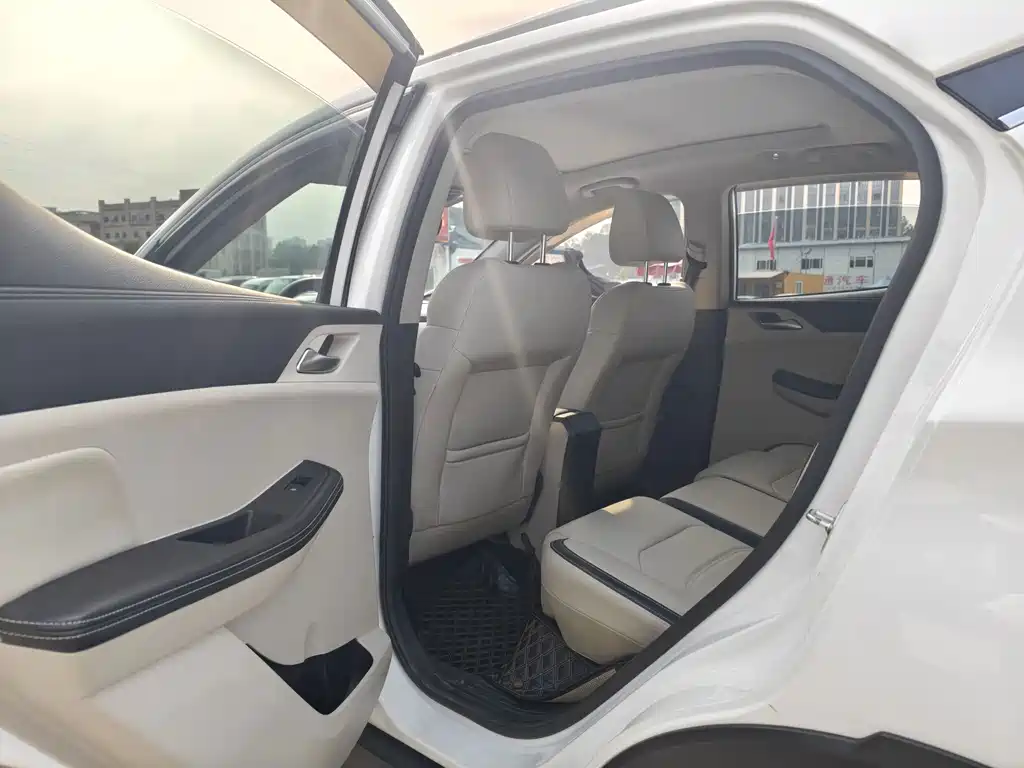 BYD Yuan Pro — миниатюра 15