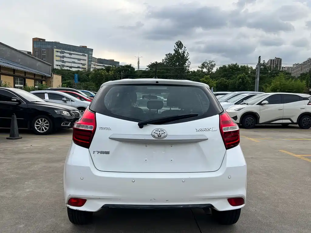 Toyota Yaris L — миниатюра 11