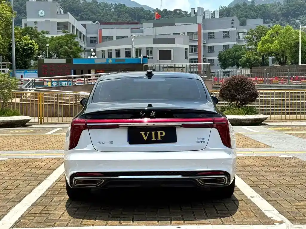 Hongqi Hongqi H5 — миниатюра 8