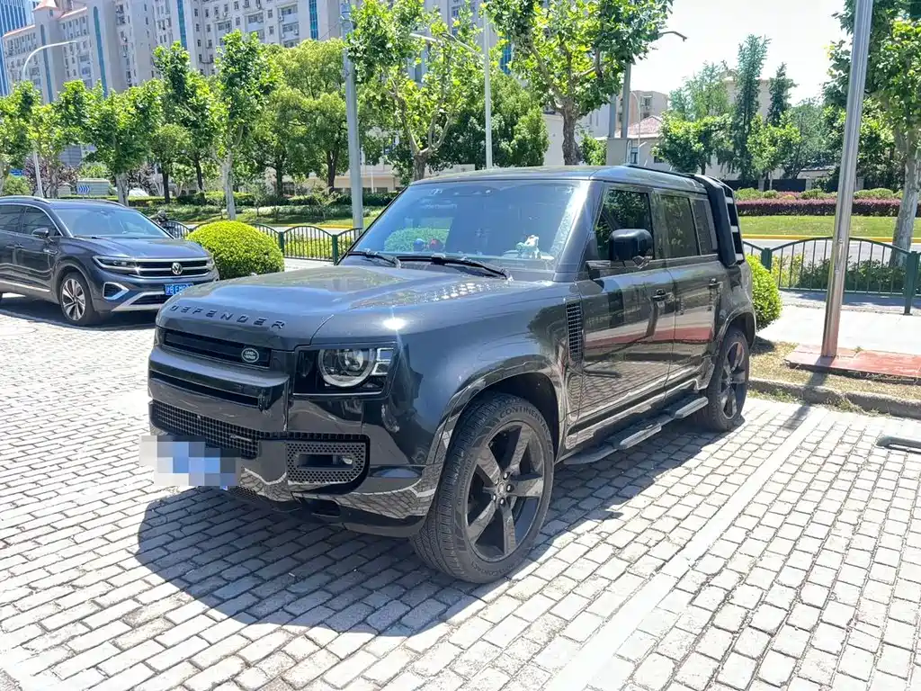 Land Rover Defender 2023
