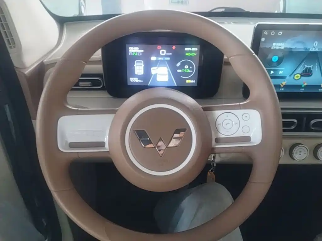 Wuling MINIEV — миниатюра 11