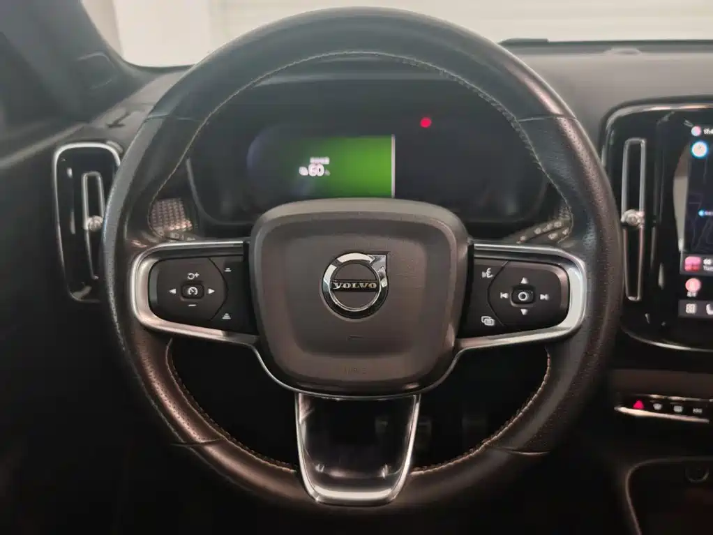 Volvo XC40 NEV — миниатюра 16