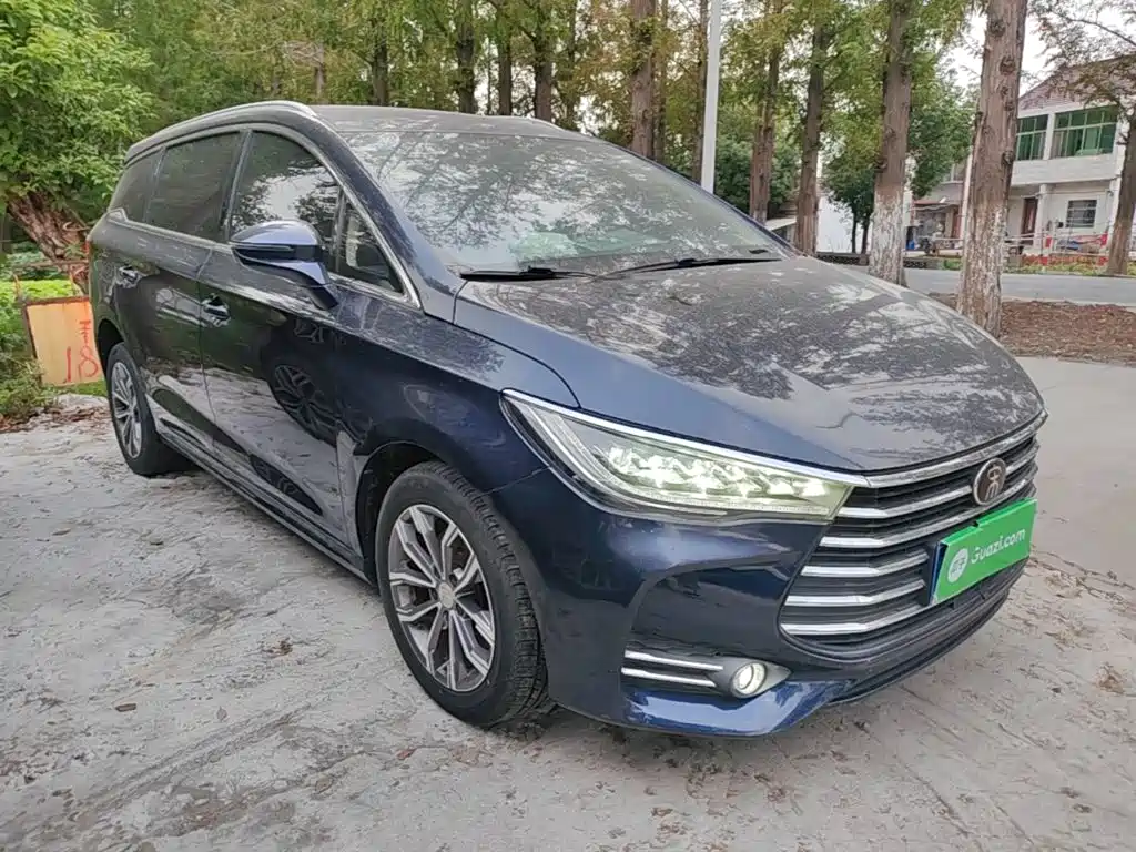 BYD MAX — миниатюра 4
