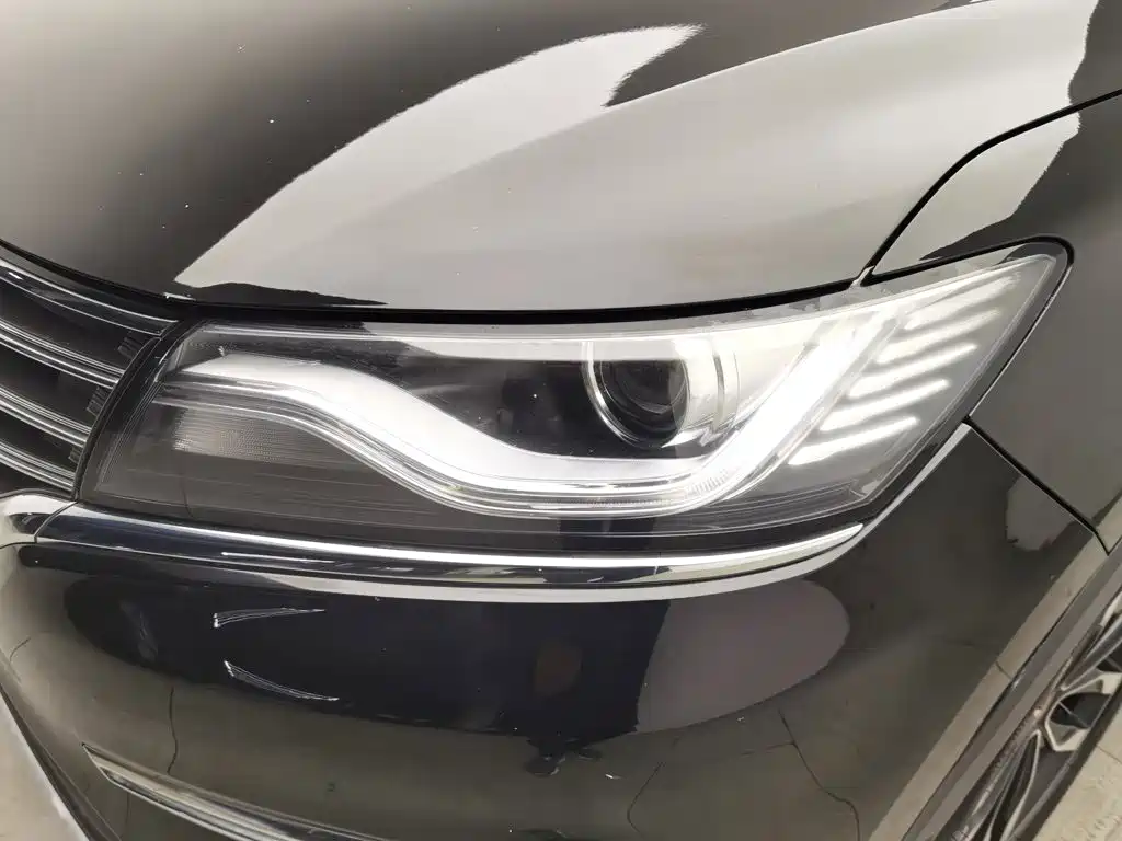 Roewe RX5 — миниатюра 7