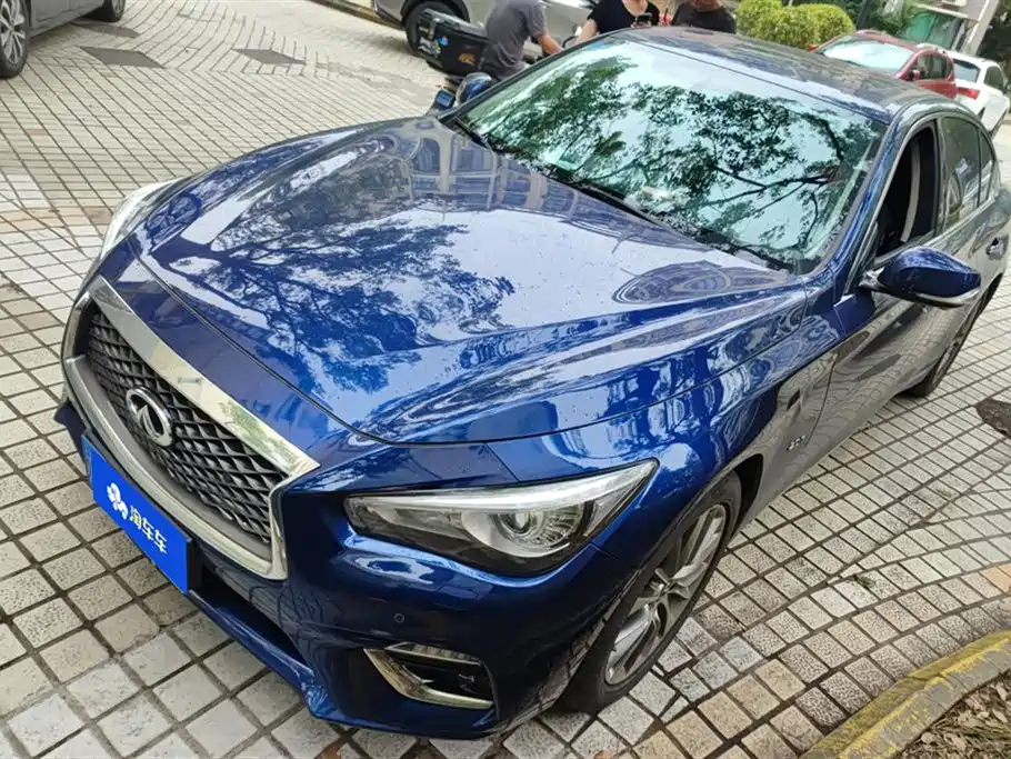 Infiniti Q50L